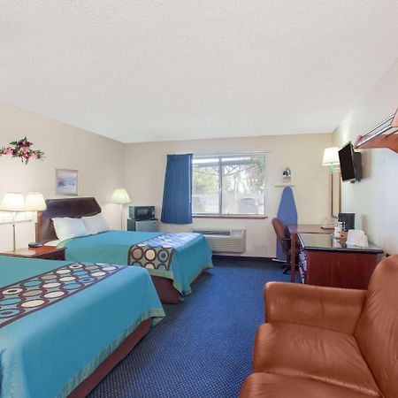 Super 8 By Wyndham Selma/Fresno Area Hotel Екстериор снимка